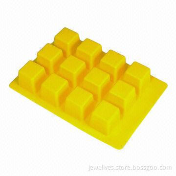 12-square silicone ice cube mold